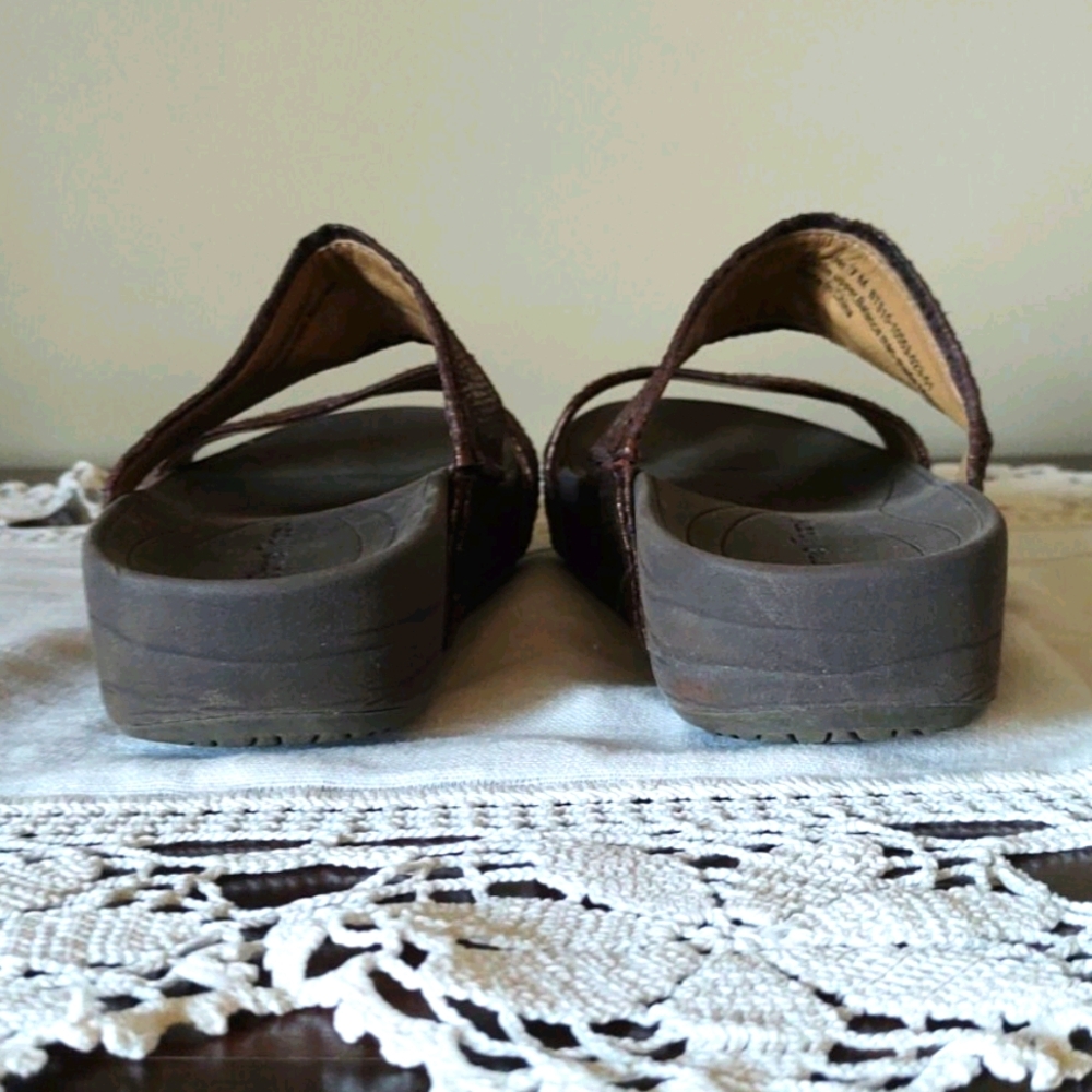 Sz 7 Bare Traps Copper Two-strap Sandal - Picture 3 of 7